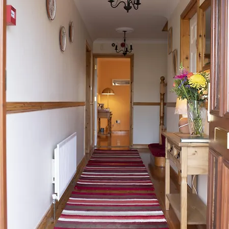 Avoca House Отель Castlegar