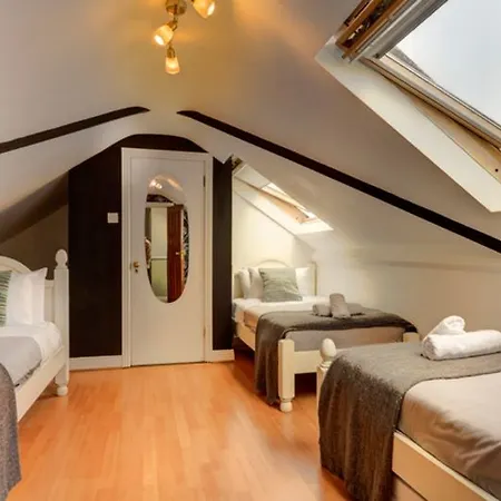 Отель Avoca House 3*