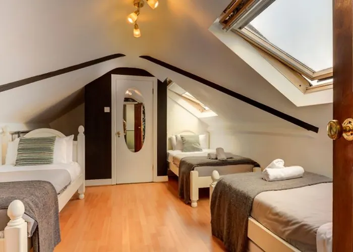 ホテル Avoca House 3*